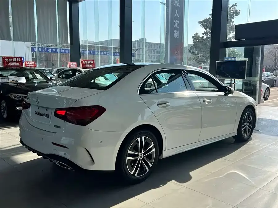 Mercedes-Benz Class A Mercedes-Benz A-Class 2023 A 200 L Dynamic Edition 2023 — миниатюра 2