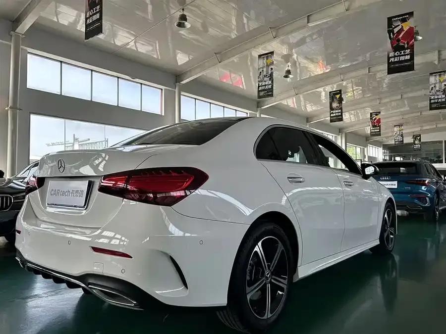 Mercedes-Benz Class A Mercedes-Benz A-Class 2023 A 200 L Fashion Edition 2023 — миниатюра 2