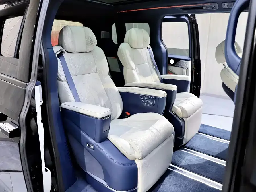 Zeekr 009 Zeekr 009 2024 seven-seat aisle version four-wheel drive 108kWh 2025 — миниатюра 3