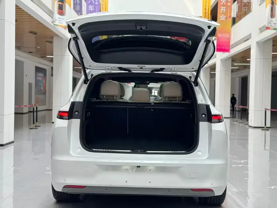 Li Xiang L7 Ideal L7 2023 Pro 2023 — миниатюра 3
