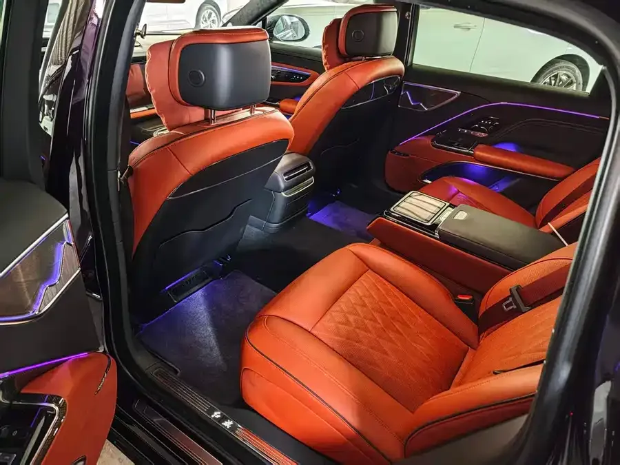 Hongqi Golden Sunflower Country Elegance Hongqi Golden Sunflower National Elegance 2024 3.0T V6 Edition 2025 — миниатюра 3