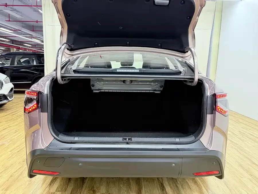 Toyota bZ 3 2023 616km long range Premium 2023 — миниатюра 2