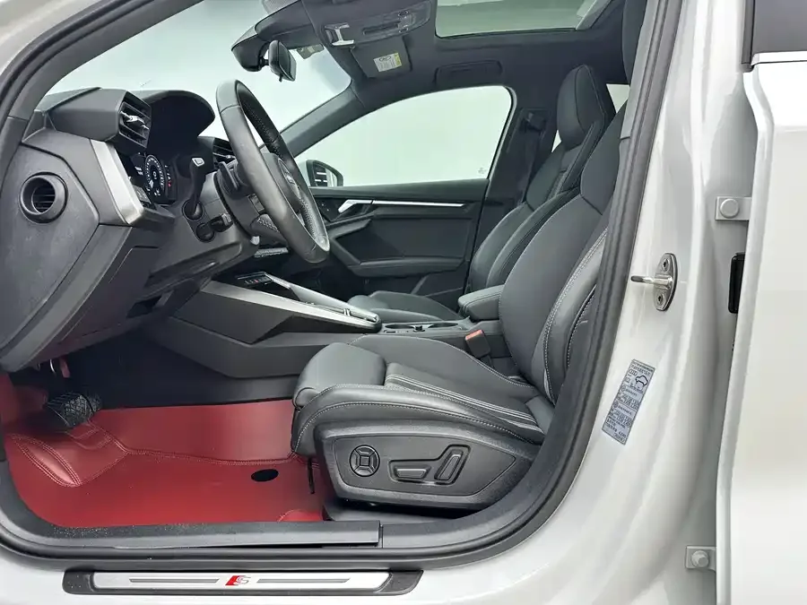 Audi A3 2022 A3L Limousine 35 TFSI Fashion Sports 2022 — миниатюра 2