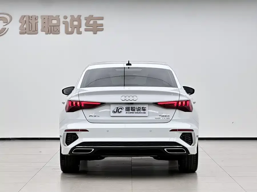 Audi A3 2022 A3L Limousine 35 TFSI Fashion Sports 2022 — миниатюра 3