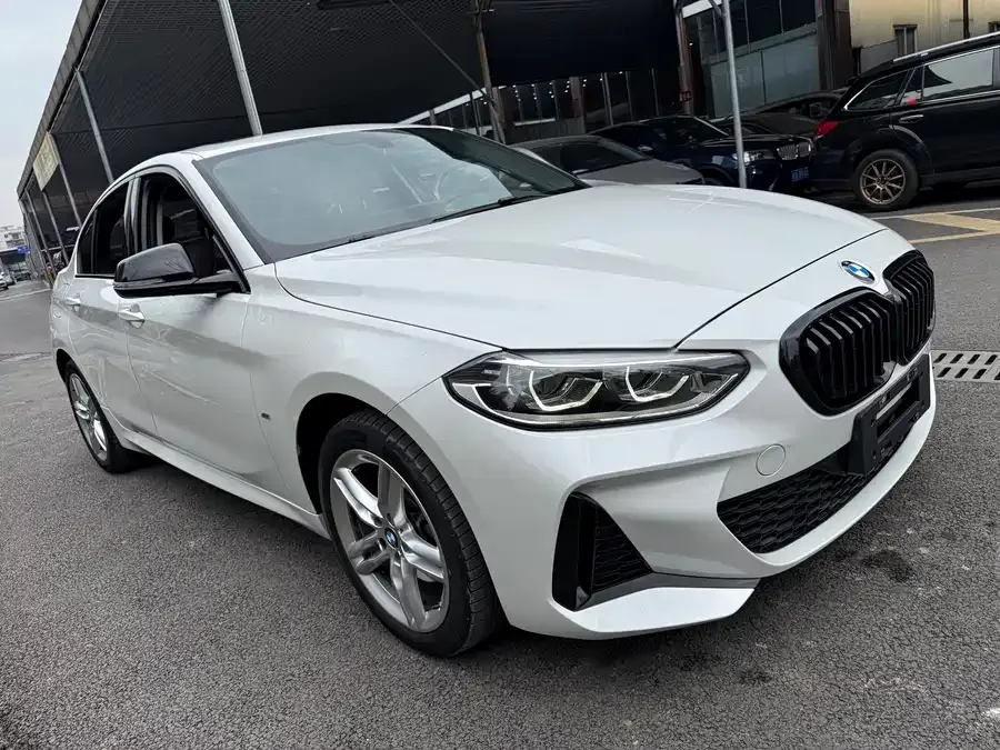BMW 1 series BMW 1 Series 2023 120i M Sport Night Edition 2023 — миниатюра 3