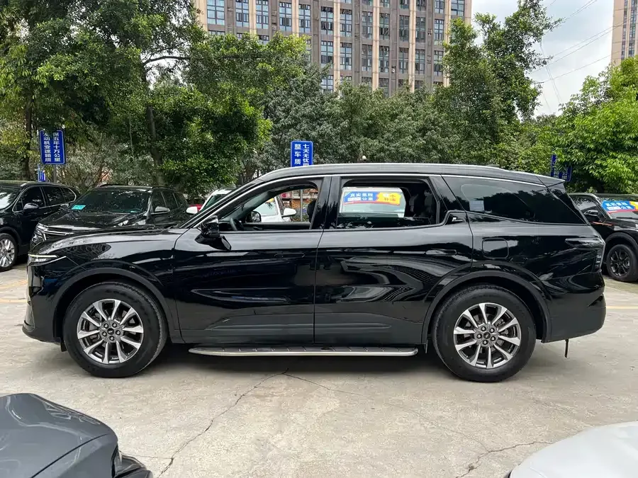 Ford Edge 2023 Sharp L 2.0T EcoBoost 2WD 7-seat Luxury Edition 2023 — миниатюра 2