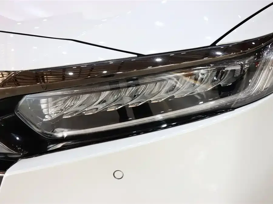 Honda Accord 2022 Accord 260TURBO Fantasy Night Premium Edition 2023 — миниатюра 4