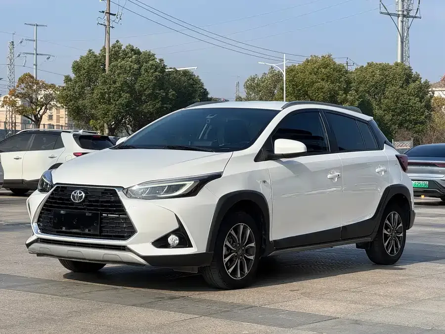 Toyota Yaris L 2023