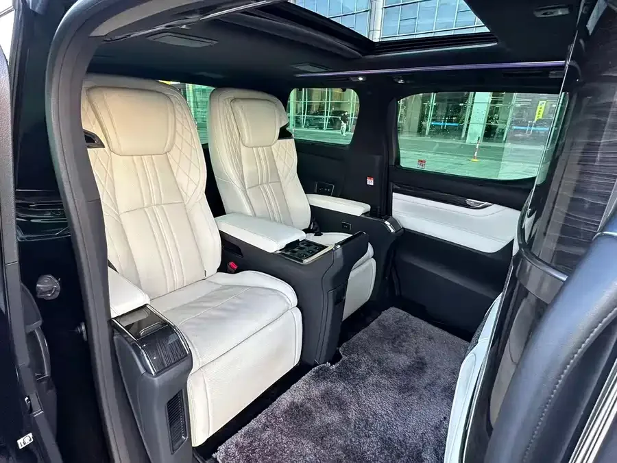 Lexus LM 2020 300h Four-seat Royal Edition 2022 — миниатюра 3