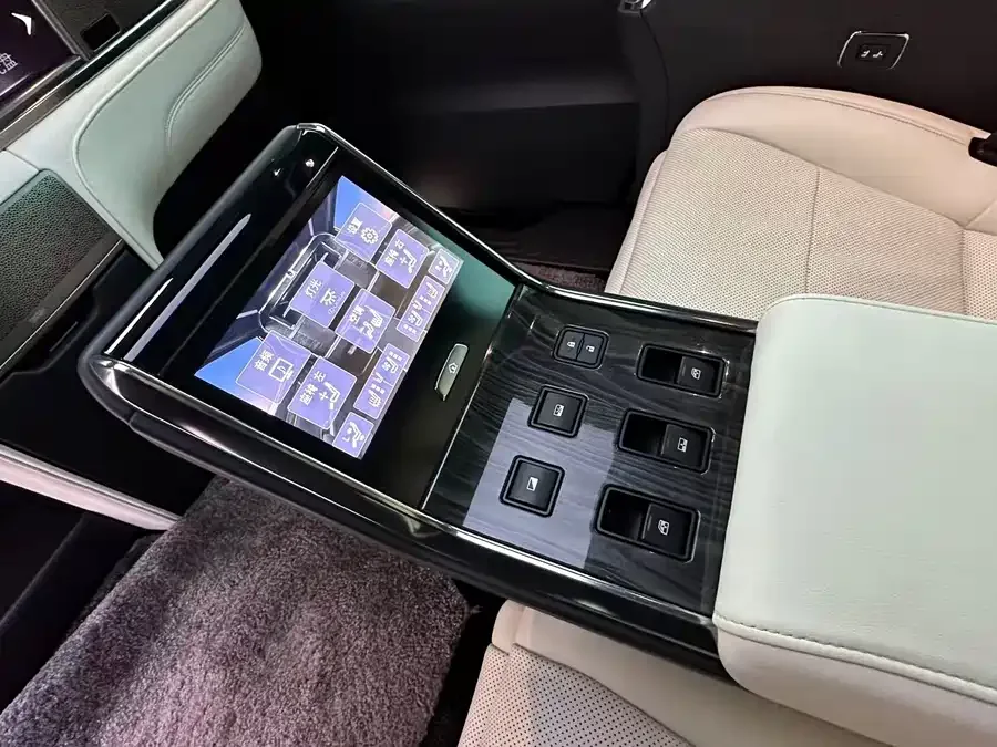 Lexus LM 2020 300h Four-seat Royal Edition 2022 — миниатюра 4