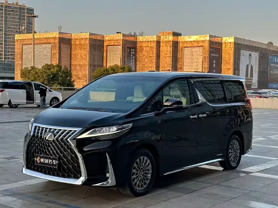 Lexus LM 2022