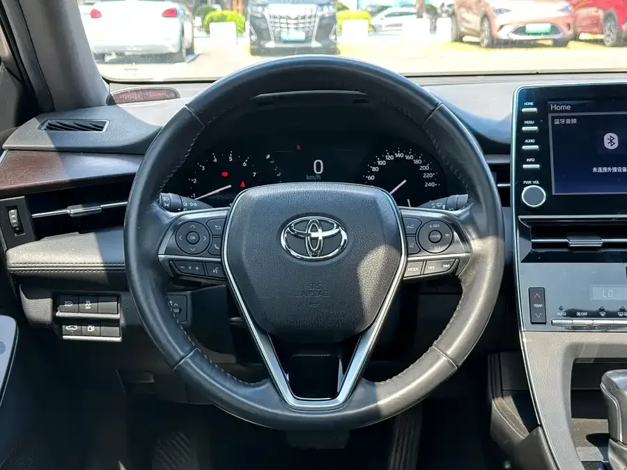 Toyota Avalon Asia Dragon 2021 2.5L Deluxe Edition 2022 — миниатюра 3