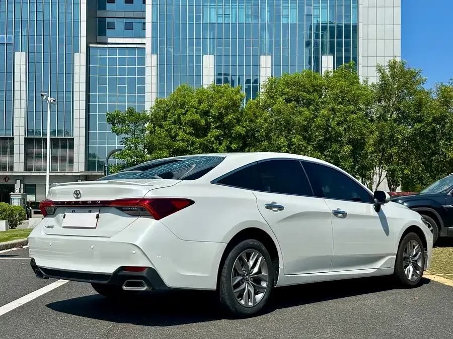 Toyota Avalon Asia Dragon 2021 2.5L Deluxe Edition 2022 — миниатюра 4
