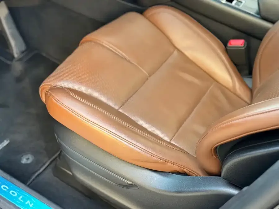 Lincoln Aviator Aviator 2022 3.0T V6 4WD Elegant Edition 2022 — миниатюра 3