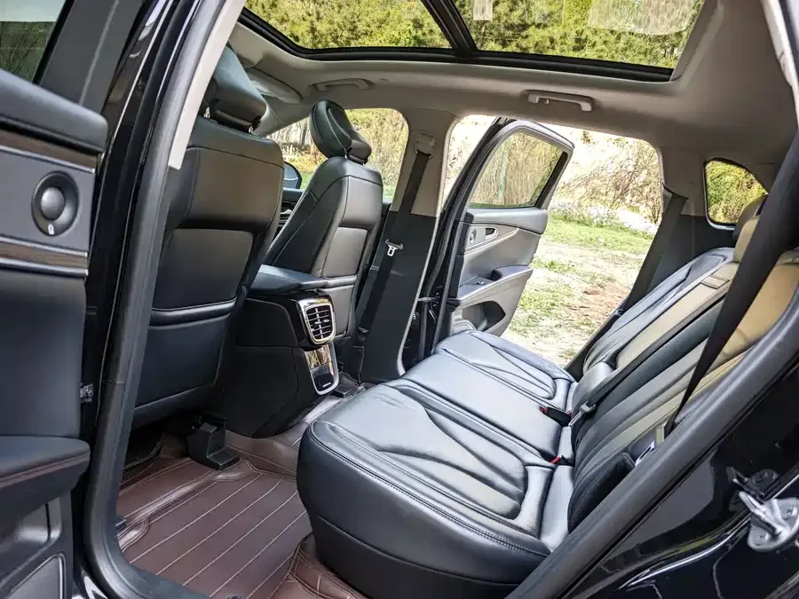Lincoln Navigator Navigator 2021 2.0T 4WD Elegant Edition 2022 — миниатюра 3