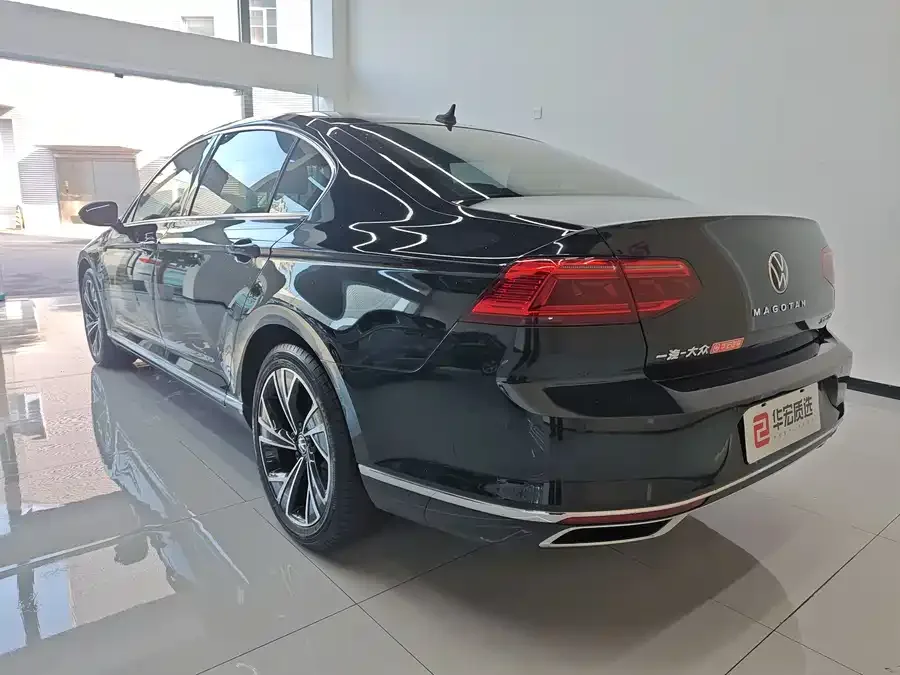 Volkswagen Magotan Magotan 2021 330TSI DSG 30th Anniversary Edition 2022 — миниатюра 3