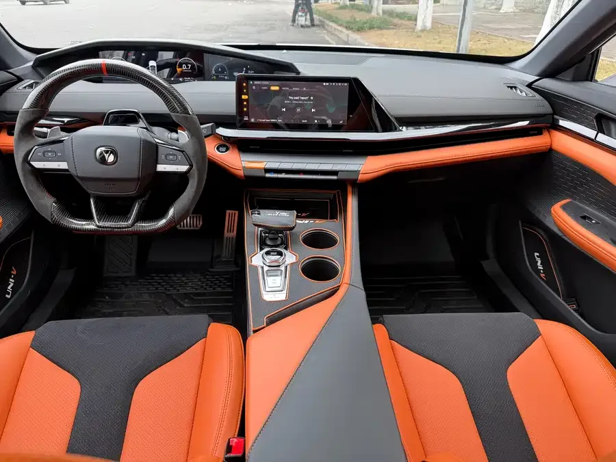 Changan UNI-V Changan UNI-V 2024 2.0T Classic Sports 2024 — миниатюра 5