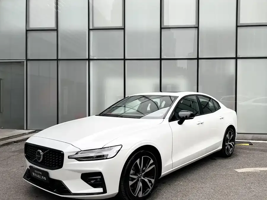 Volvo S60 2023