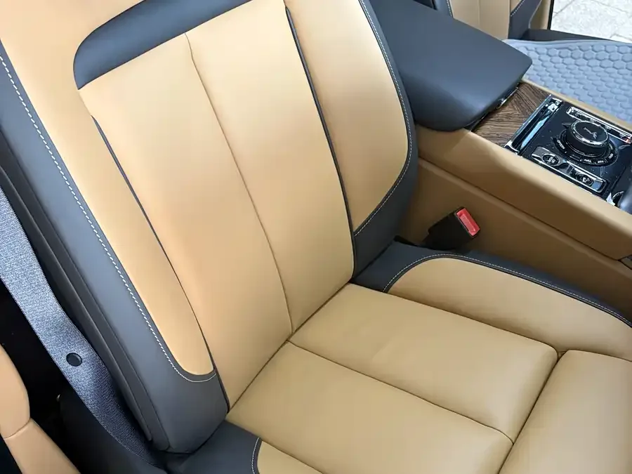 Rolls-Royce Cullinan Cullinan 2024 four-seat version 2023 — миниатюра 3