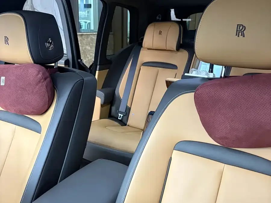 Rolls-Royce Cullinan Cullinan 2024 four-seat version 2023 — миниатюра 4