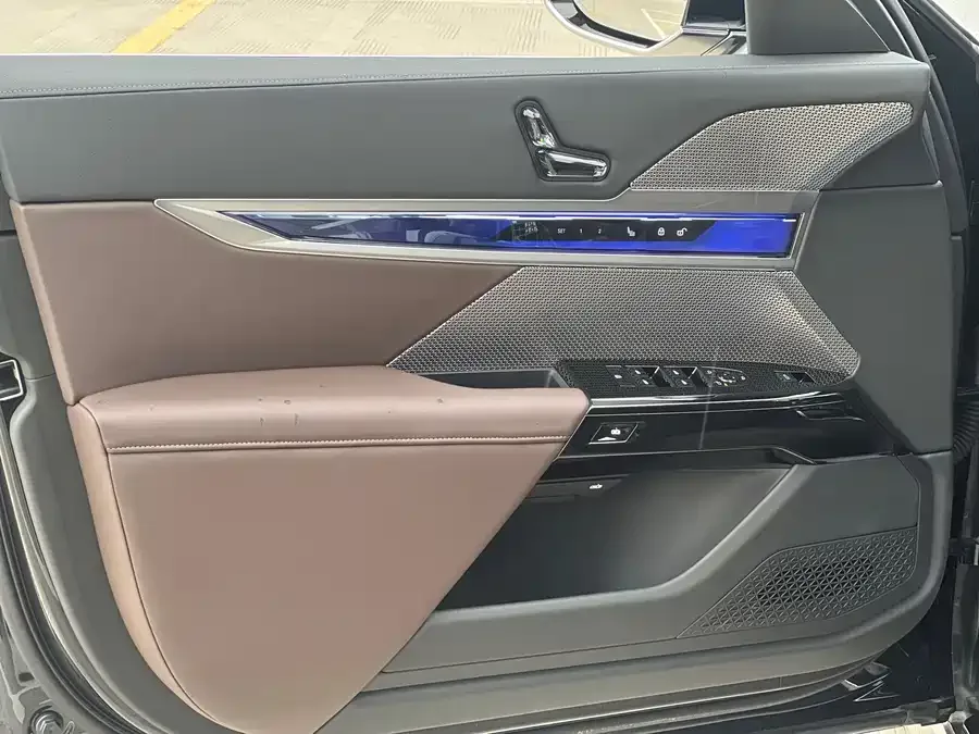 BMW 7 Series BMW 7 Series 2023 735Li M Sport Package 2025 — миниатюра 4