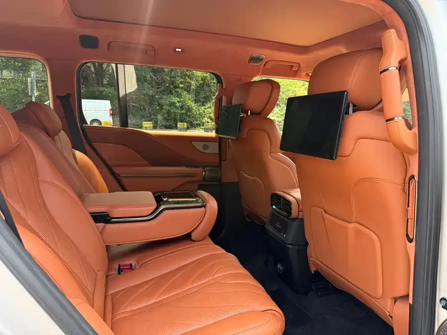 BYD U8 Looking up to U8 2023 Deluxe Edition 2023 — миниатюра 4