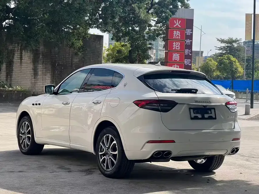 Maserati Levante Levante 2022 2.0T GT Edge Edition 2022 — миниатюра 4