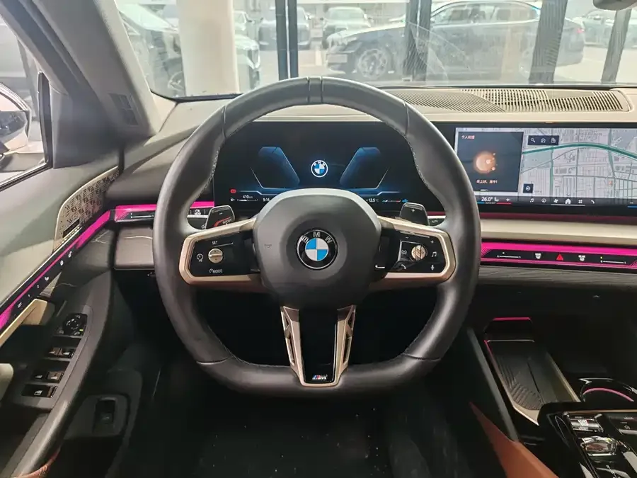 BMW 5 Series BMW 5 Series 2024 530Li Exclusive M Sports Package 2024 — миниатюра 3