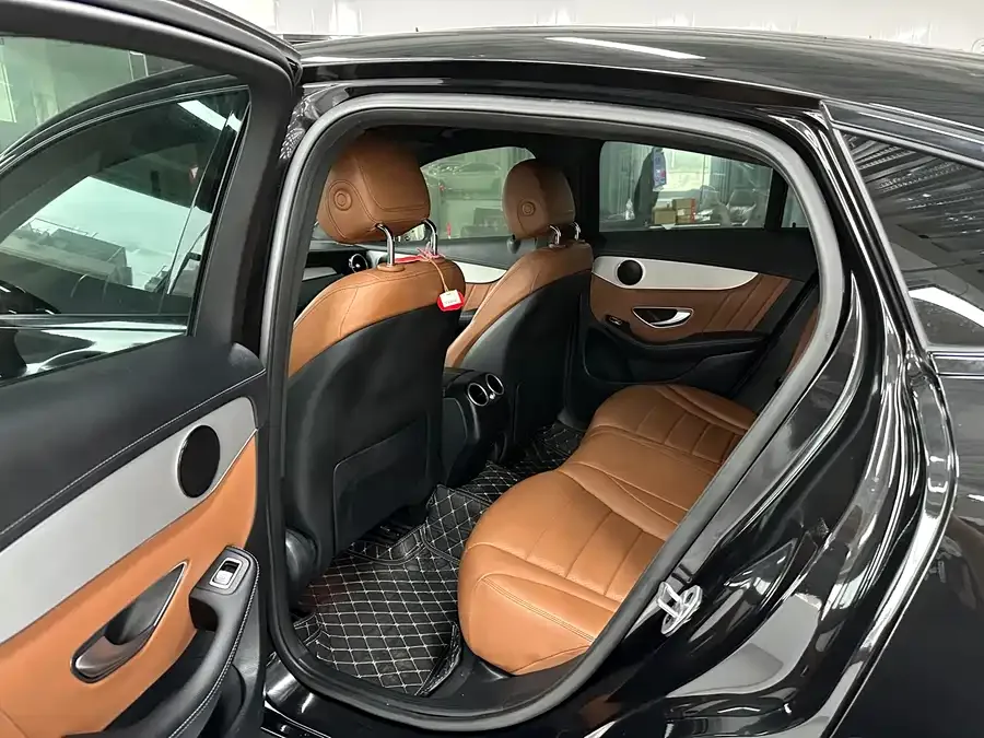Mercedes-Benz GLC Coupe Mercedes-Benz GLC Coupe 2022 GLC 260 4MATIC Coupe SUV 2022 — миниатюра 2