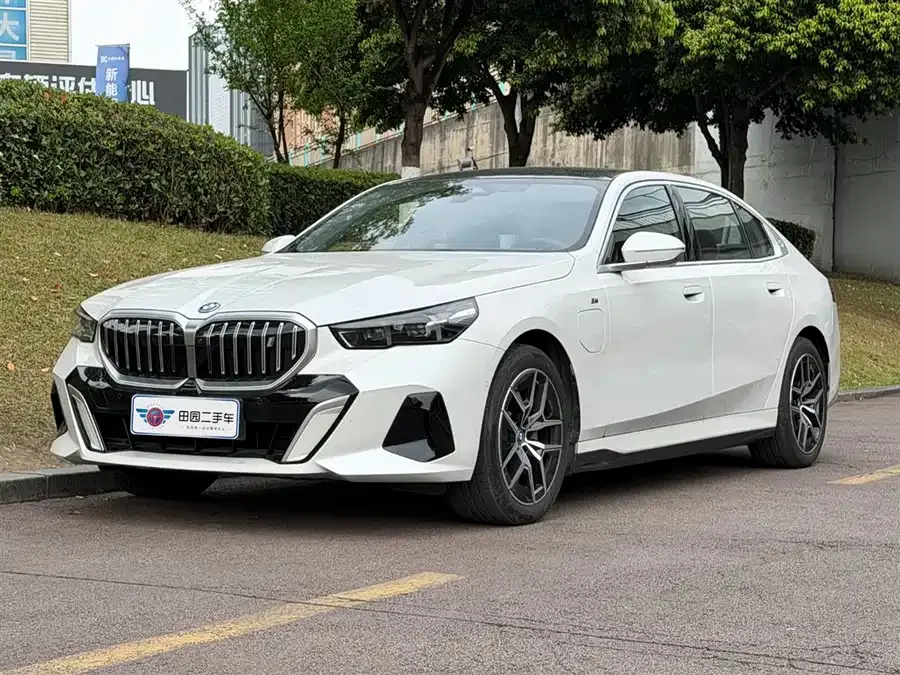 BMW i5 2025