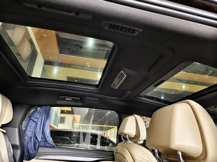 Buick GL8 2022 ES Lu Zun 653T Luxury Edition 2022 — миниатюра 5