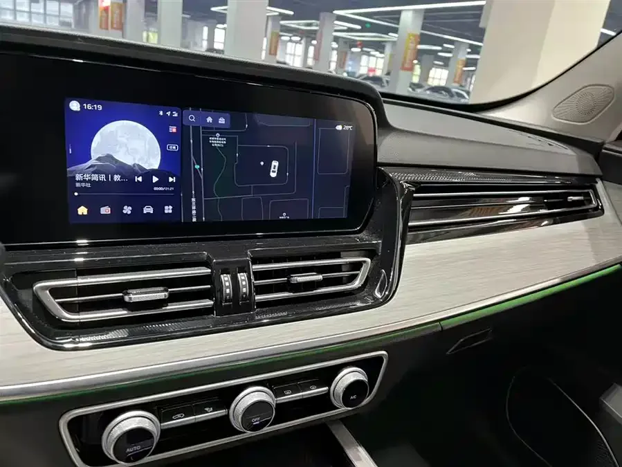 Hongqi HS5 Hongqi HS5 2025 2.0T 2WD Flagship Enjoy Pro Edition 2025 — миниатюра 3