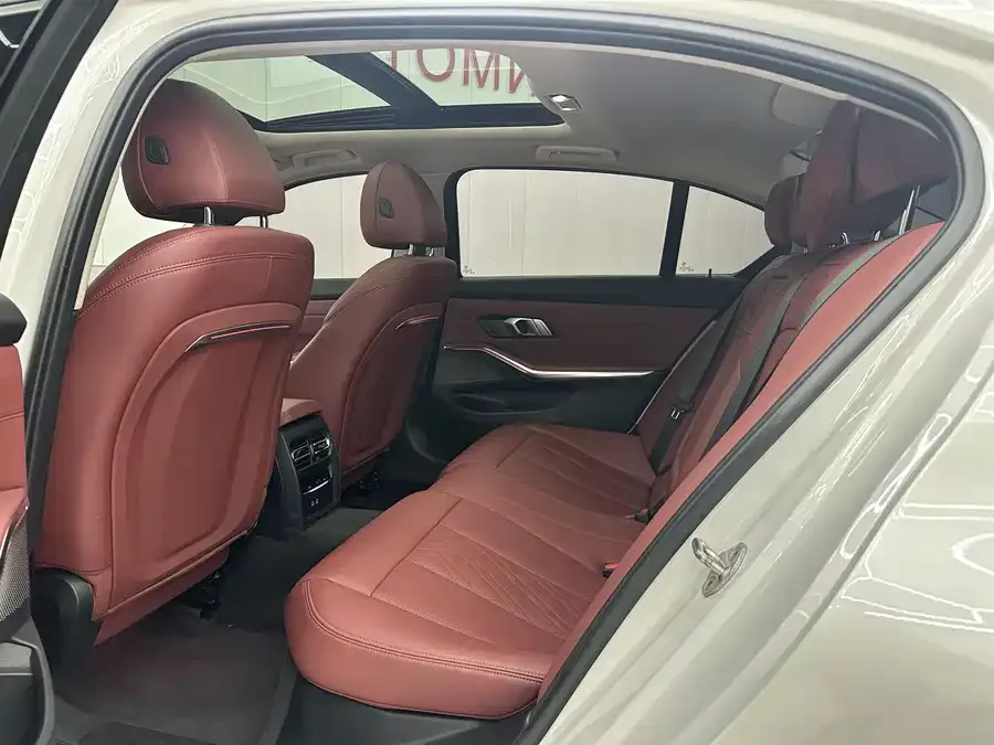 BMW 3 series BMW 3 Series 2023 320Li M Sport Package 2023 — миниатюра 2