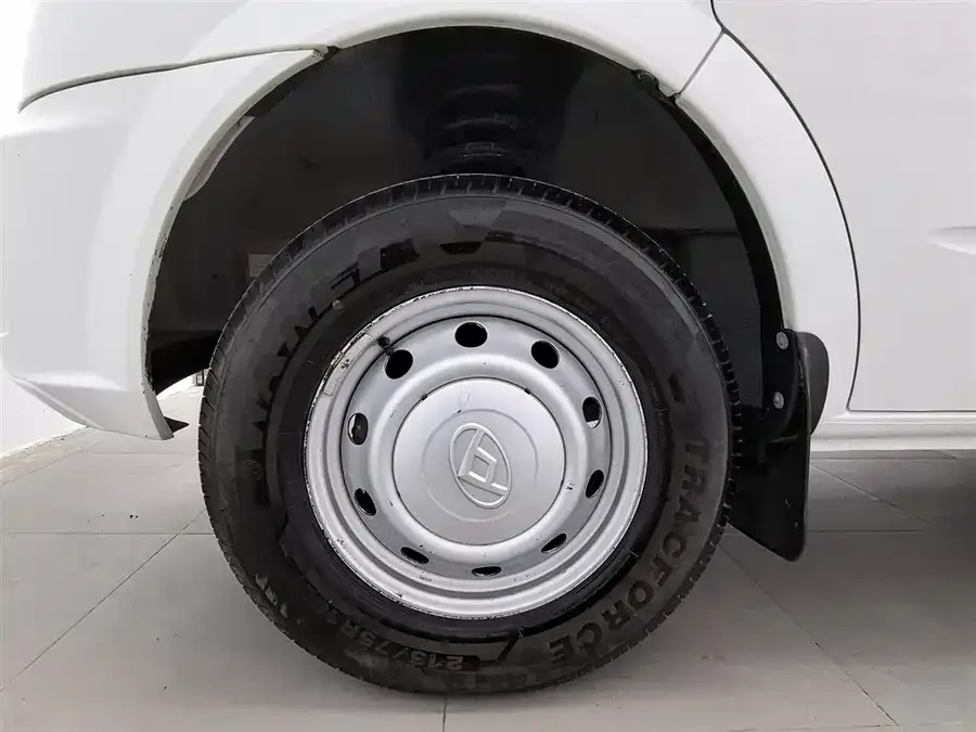 Maxus Xintu V80 Xintu V80 2021 2.0T Manual Classic Aoyuntong Short Axis Mid-Top 5/6 Seaters 2022 — миниатюра 5