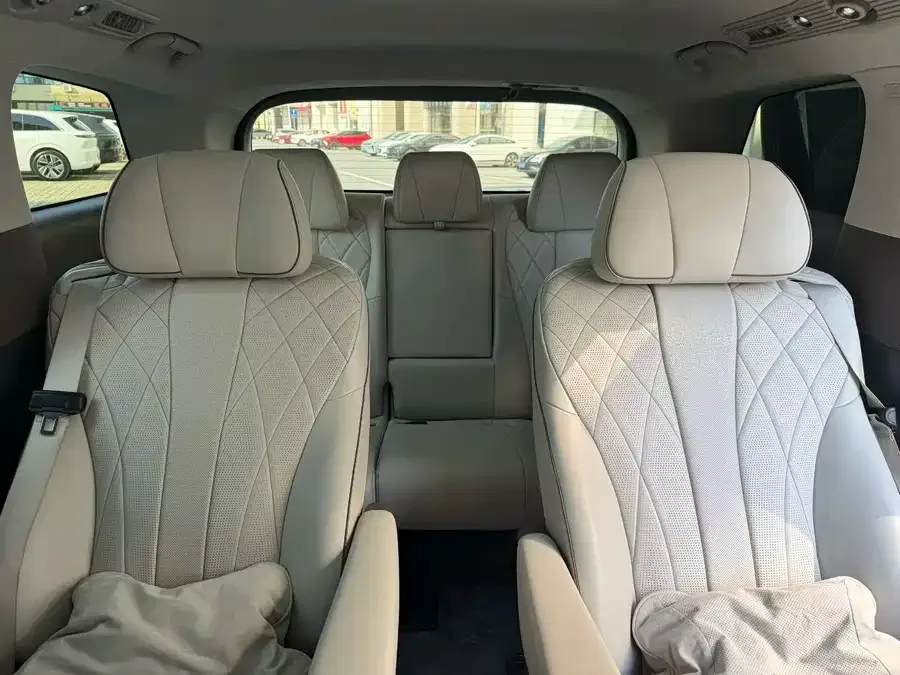 BYD D9 BYD D9 2022 DM-i 970 4WD Flagship Model 2023 — миниатюра 3