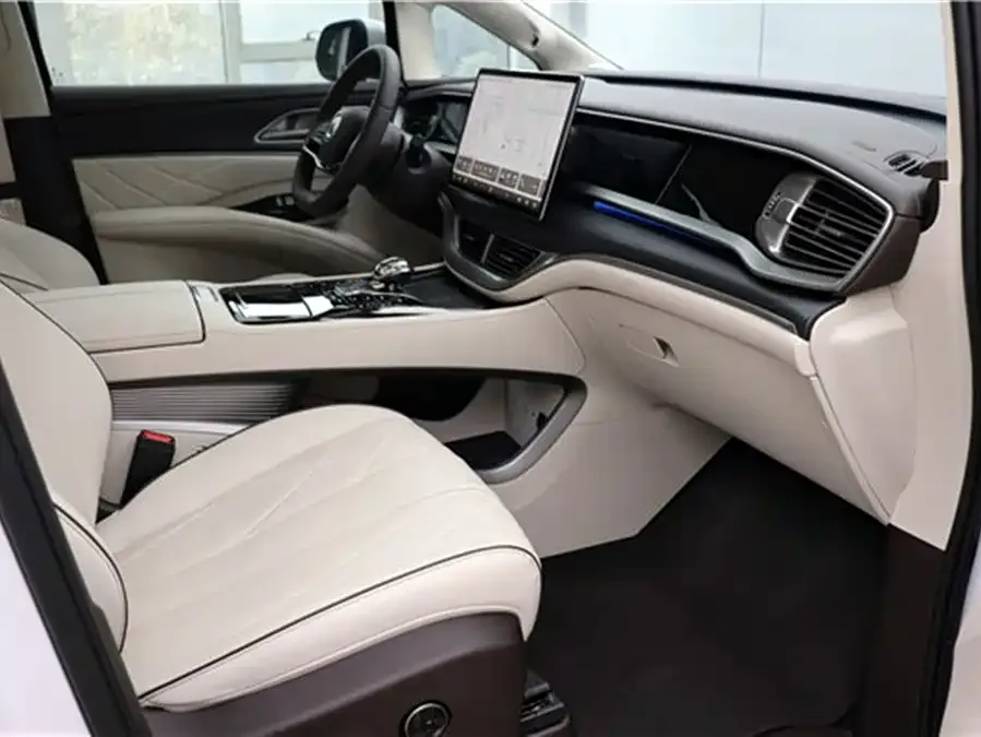 BYD D9 DENZA D9 2024 DM-i 980 4WD Flagship Model 2024 — миниатюра 3