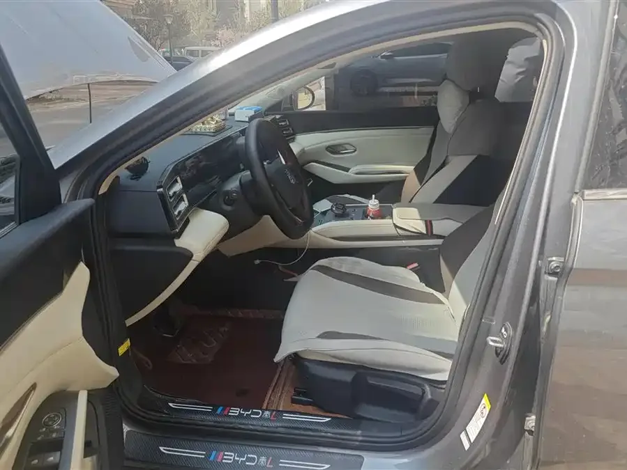 BYD Qin L Qin L 2024 DM-i 80KM Leading Edition 2024 — миниатюра 3
