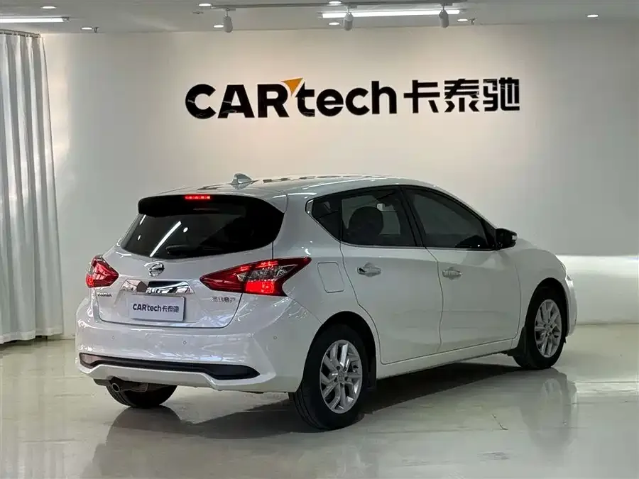 Nissan Tiida Tiida 2021 1.6L CVT Smart Travel Edition 2022 — миниатюра 2