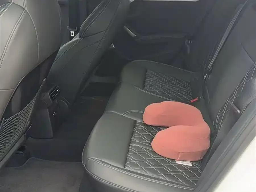 Audi A3 2026 A3L Limousine 35TFSI Flying Spur Luxury Edition 2025 — миниатюра 3