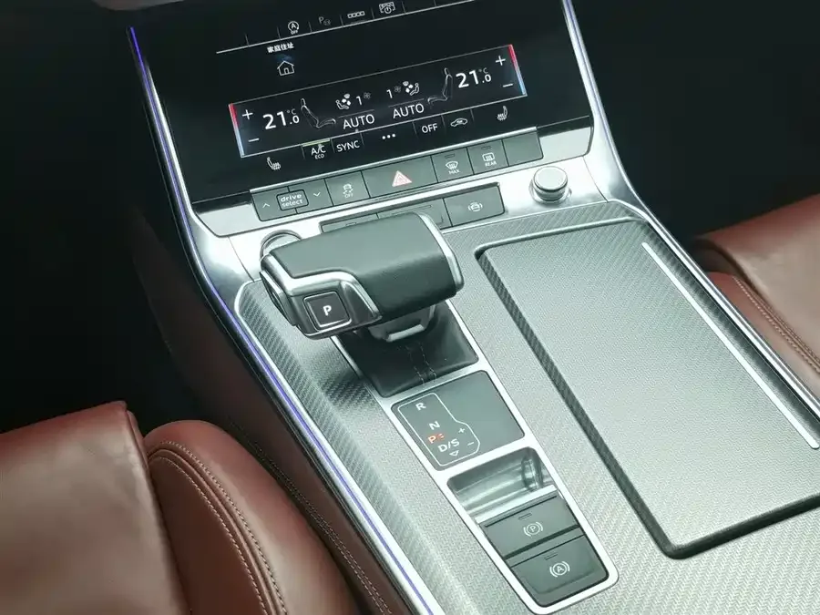 Audi A7L 2024 45 TFSI quattro Black Warrior Edition 2025 — миниатюра 4