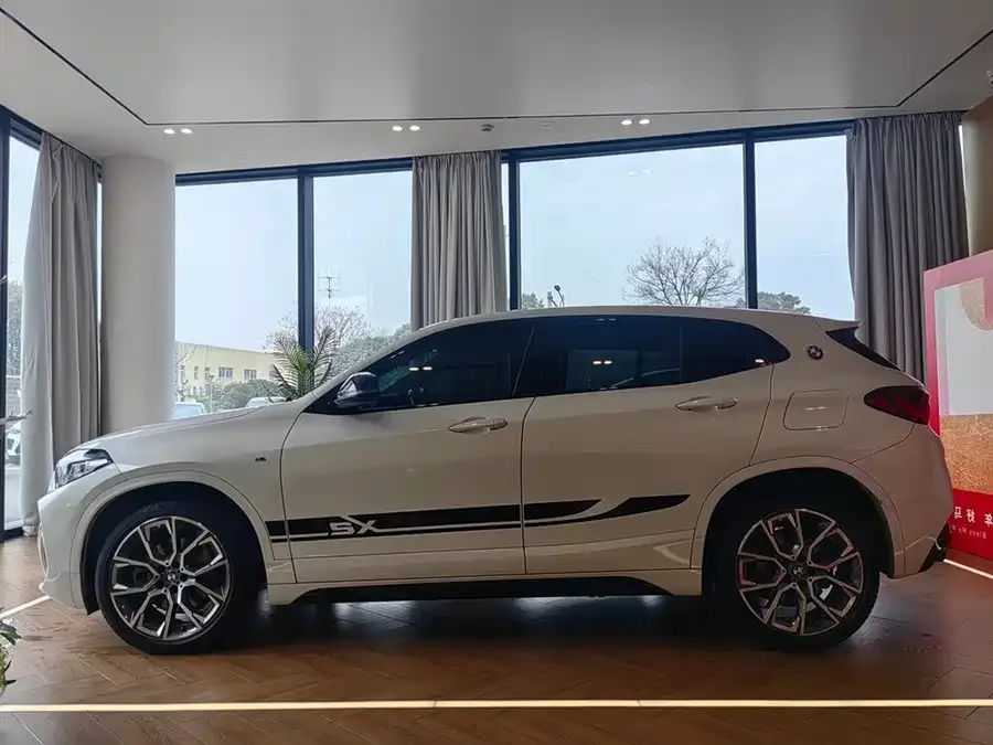 BMW X2 2022 sDrive25i Night Edition 2022 — миниатюра 3