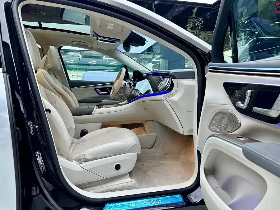 Mercedes-Benz EQS SUV Mercedes-Benz EQS SUV 2023 450 4MATIC Pioneer Edition 2023 — миниатюра 4
