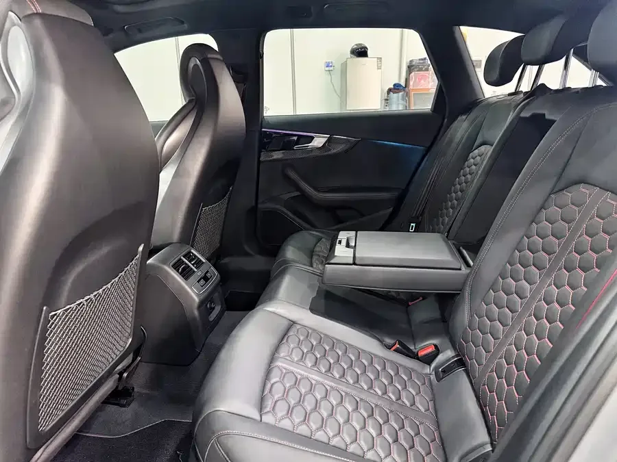Audi RS 4 2024 RS4 Avant Engine Edition 2025 — миниатюра 3