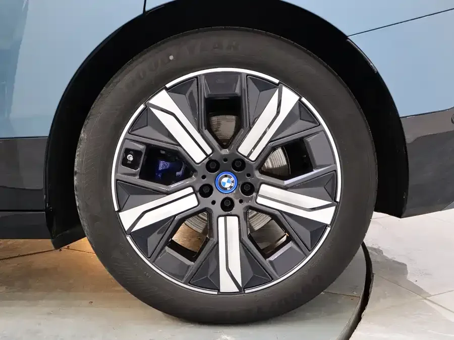 BMW iX 2023 xDrive40 2023 — миниатюра 3