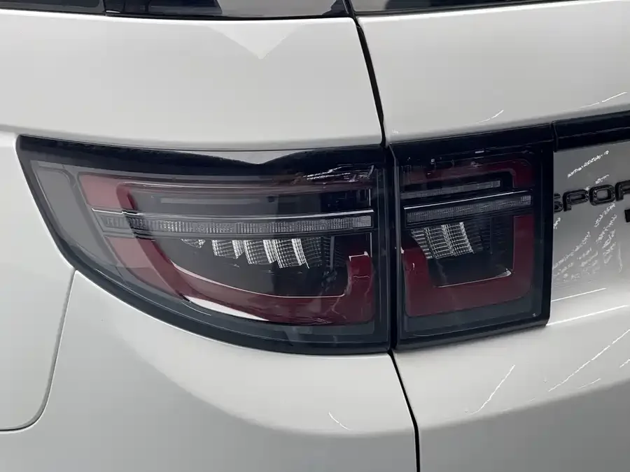 Land Rover Pre-owned Discovery Sports Discovery Sport 2022 249PS R-Dynamic S Performance Edition 5 Seaters 2023 — миниатюра 4