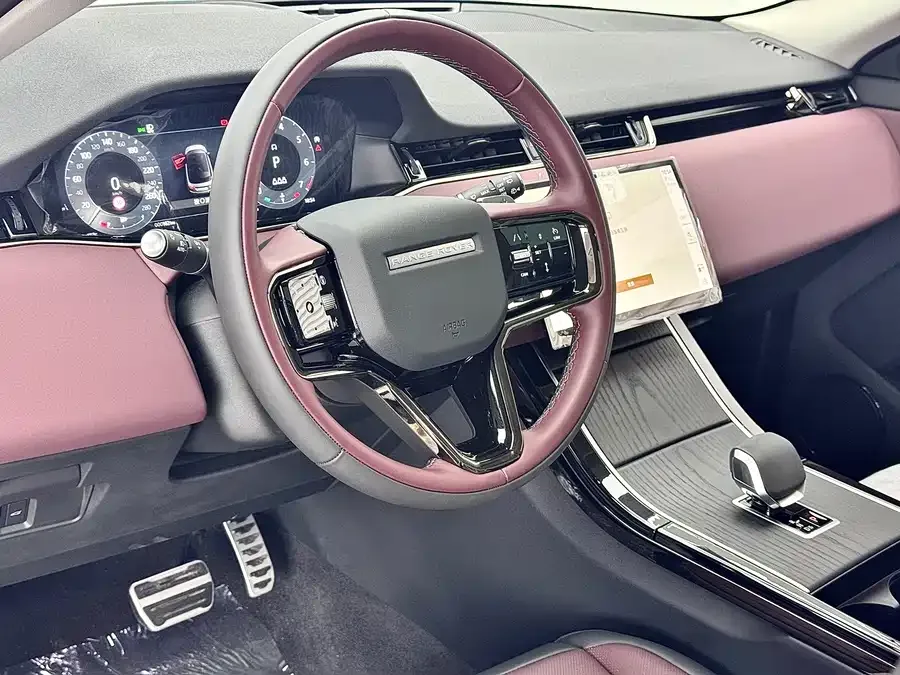Land Rover Range Rover Aurora 2026 Range Rover Evoque L SE 2026 — миниатюра 4