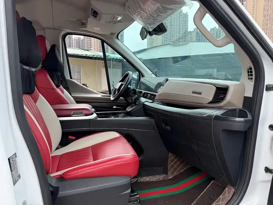 Ford Transit T8 Ford Transit T8 2024 T8 2.3T Diesel Manual Mid-Wheelbase Mid-Roof 9-Seater Business Travel Edition 2/2/2/3 2024 — миниатюра 2