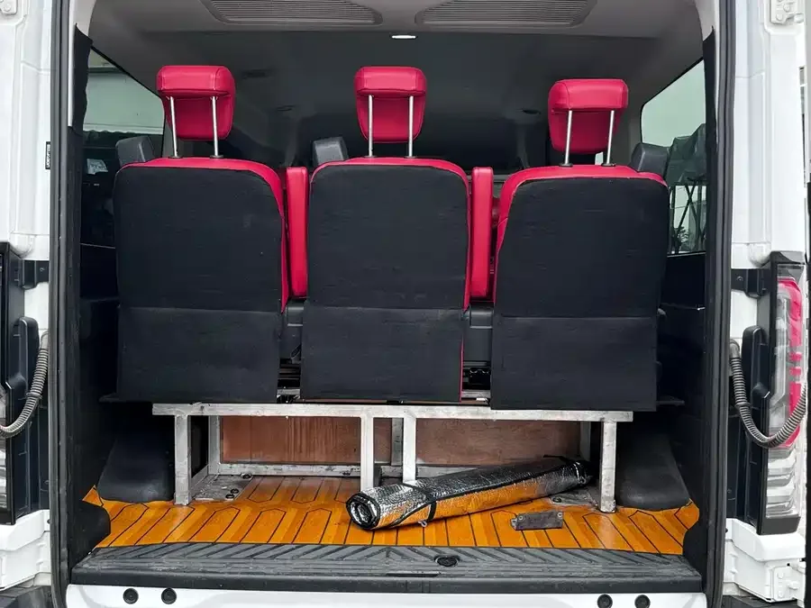 Ford Transit T8 Ford Transit T8 2024 T8 2.3T Diesel Manual Mid-Wheelbase Mid-Roof 9-Seater Business Travel Edition 2/2/2/3 2024 — миниатюра 3