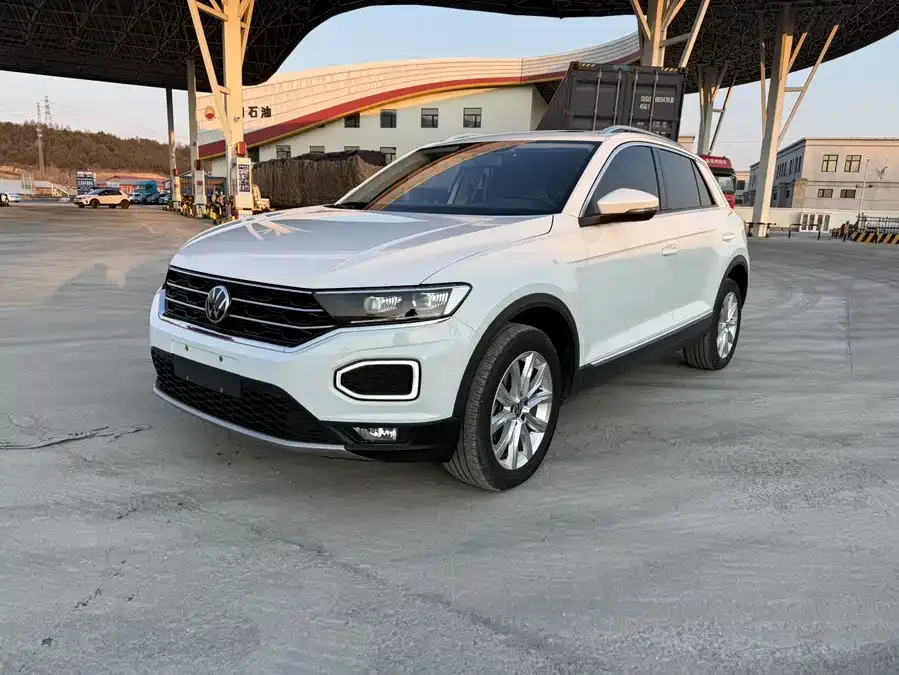 Volkswagen T-ROC T-ROC 2022 280TSI DSG 2WD Elite PLUS 2023 — фото 1, купить с доставкой в Москву