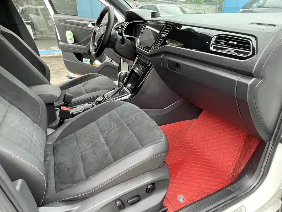 Volkswagen T-ROC T-ROC 2021 280TSI DSG four-wheel drive luxury smart connected version 2022 — миниатюра 5